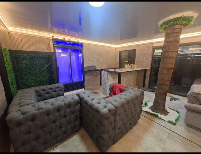 21 BEDROOM GUEST HOUSE FOR SALE IN THREE RIVERS